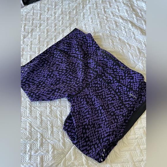 Nike Black and Purple Athletic Leggings - Picture 2 of 5